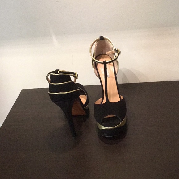 Shoes - Picture 3 of 6